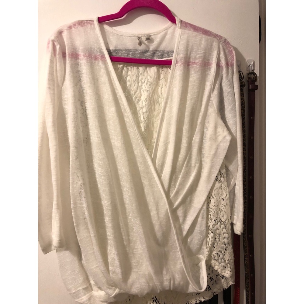 Women’s top. Beautiful white/creme blouse.